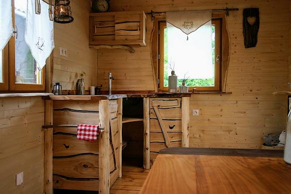 intérieur de la roulotte des Landes. 