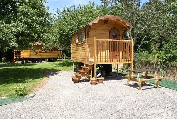 Nos deux roulottes dont une petite et une grande.