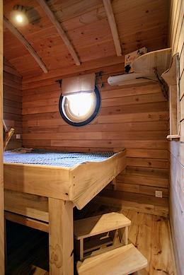 Escabeau de la chambre de la roulotte.