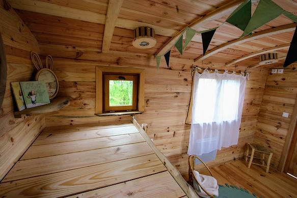 Roulotte enfants avec les lits superposés. 