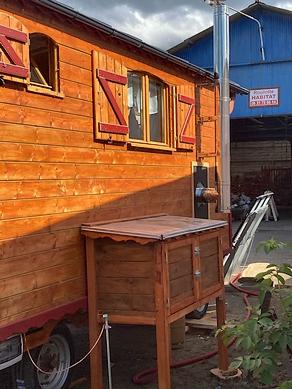 Roulotte en Belgique près de Saintes.