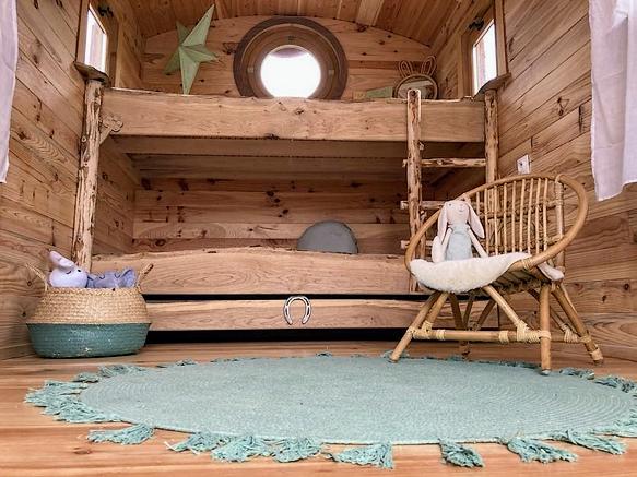 Roulotte près de Cavaillon dans le Vaucluse.