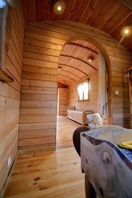 Chambre à coucher de la roulotte.