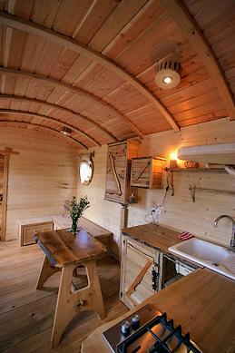 Roulotte près du Chateau de Boussac dans la Creuse.