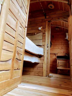 Roulotte près de Collonge la Rouge.