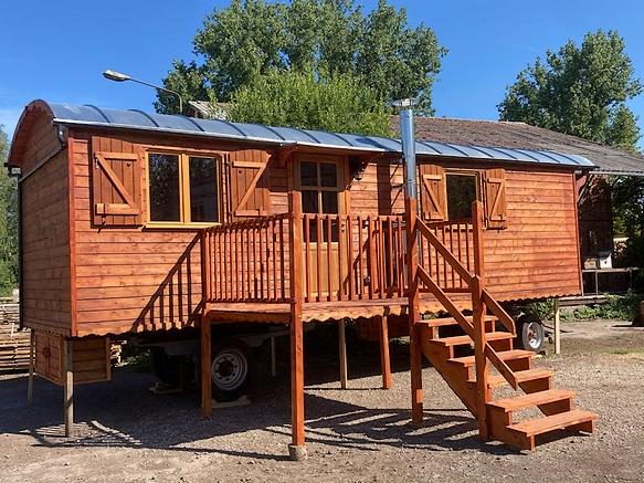 Roulotte dans la Creuse près de Gueret. 