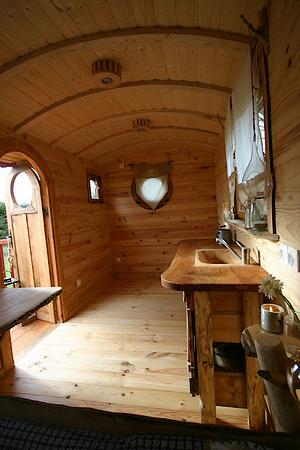 Roulotte pour accueillir vos amis et votre famille.