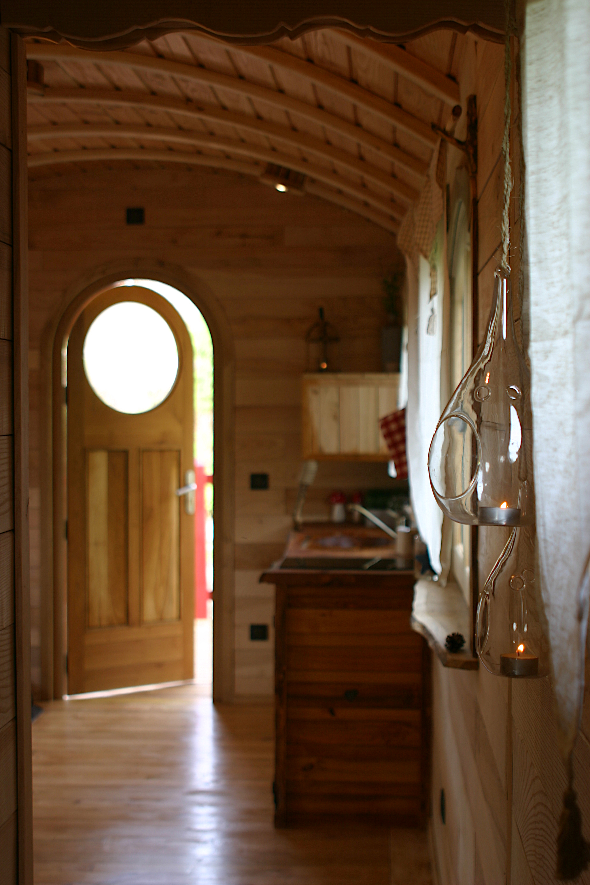 Cuisine équipée dans le séjour.