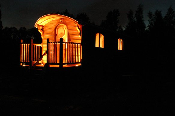 Les roulottes de nuit. 