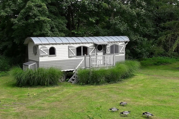 Roulotte province du Hainaut juste à côté de Pairi Daiza.