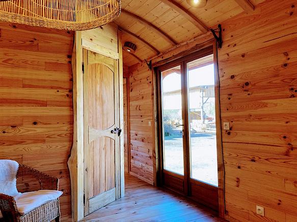 Roulotte alpilles dans le Vaucluse.