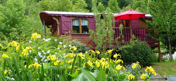 Roulotte à proximitée d'une piste de parapente.