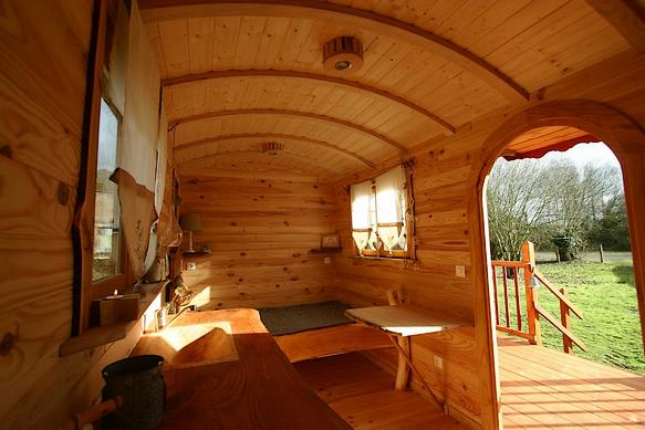 roulotte avec eau et électricité idéale pour accueillir vos amis.