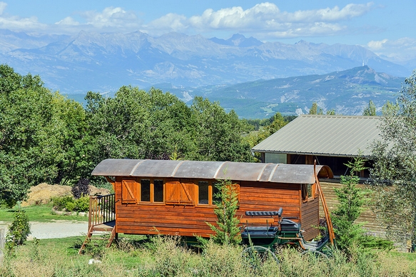 Roulotte près de Sisteron. 