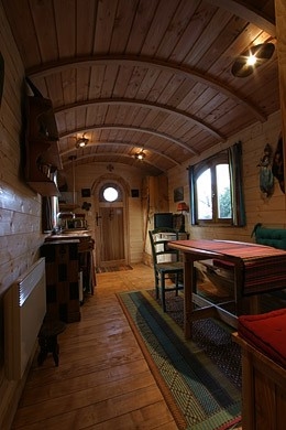 porte d'entrée de la roulotte cintrée avec vitrage rond